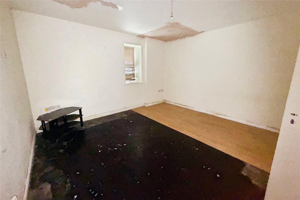 Apartment in Salford, Greater Manchester - View 5
