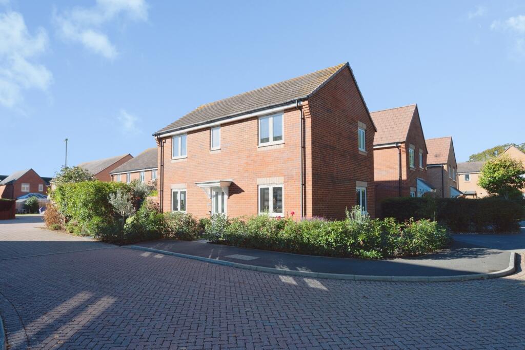 Main image of property: Waders Walk, Hayling Island, Hampshire, PO11