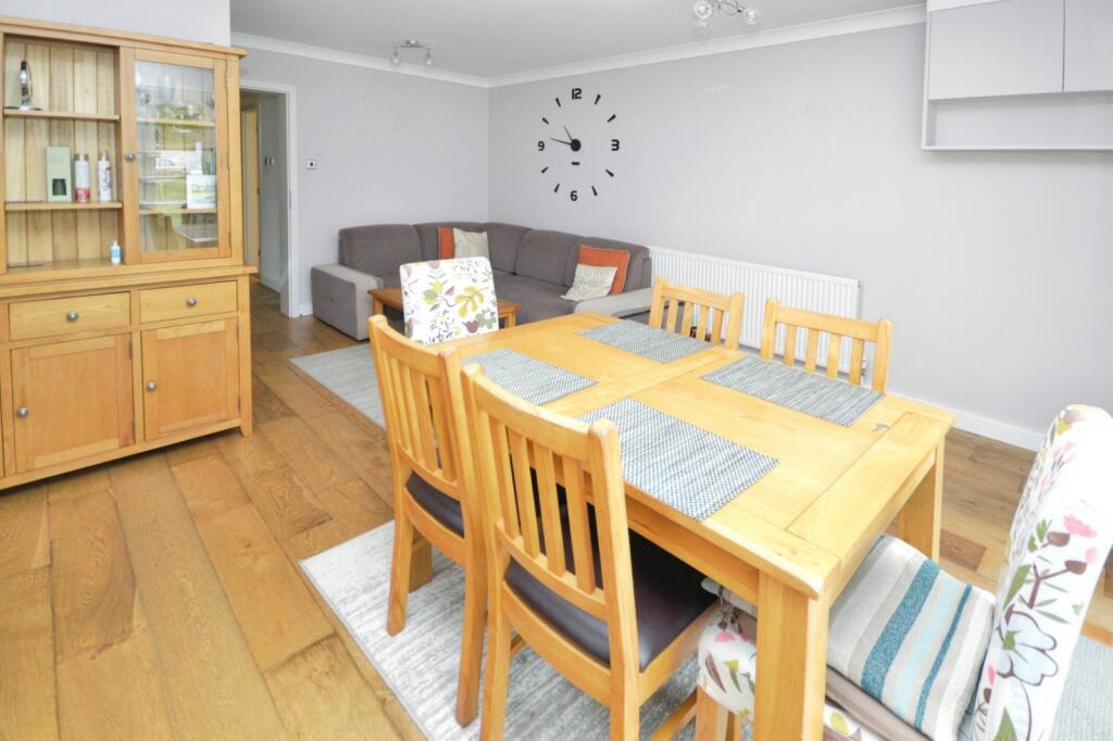 Apartment in Twickenham - More