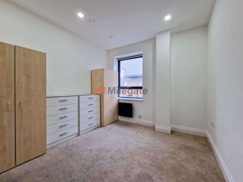 Apartment in Bromley - View 4