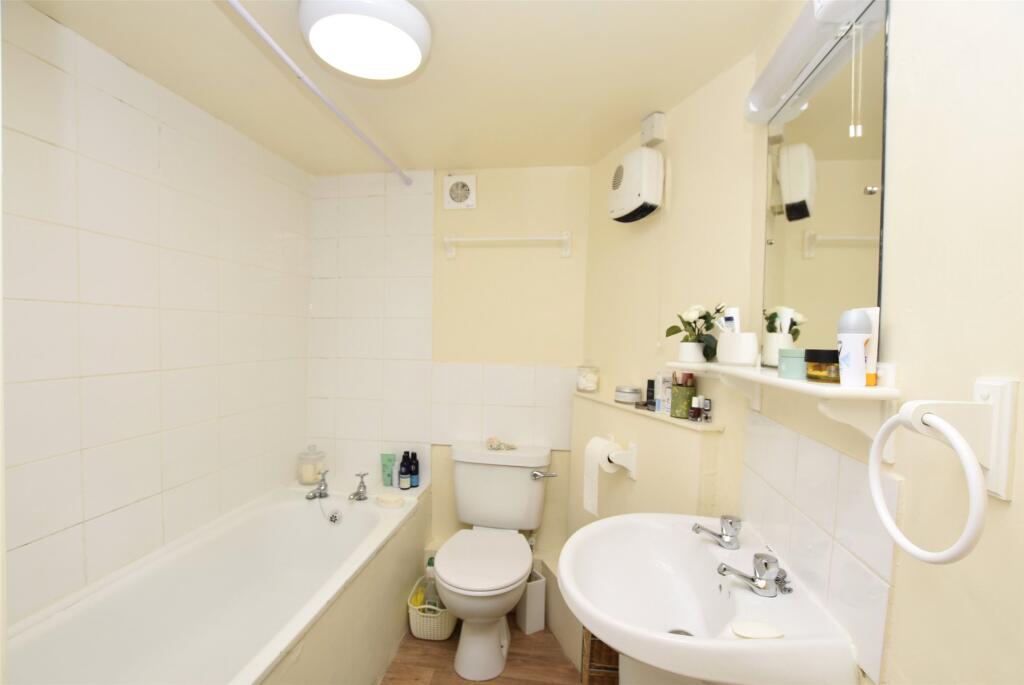 Apartment in Bath, Widcombe - More