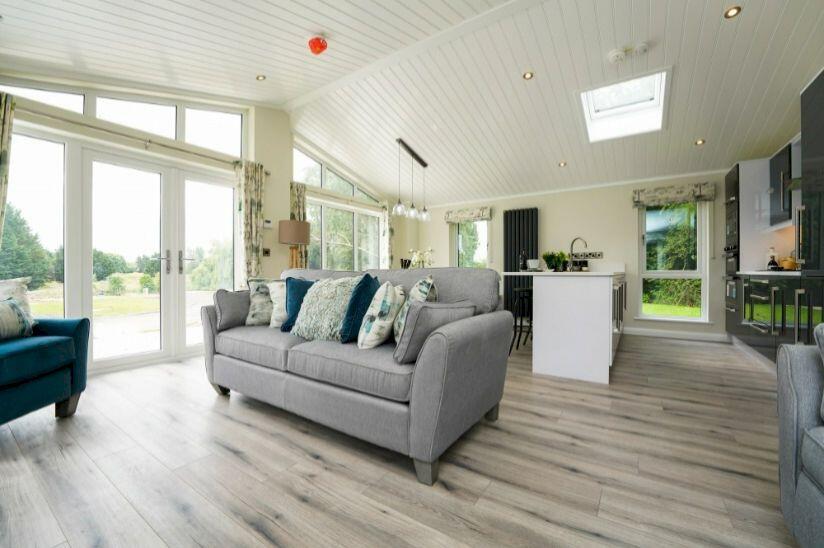4-bed caravan on Faringdon Grange Holiday Lodge Park, Great Coxwell Road, Faringdon , Oxfordshire, SN7 7LU, £275,000