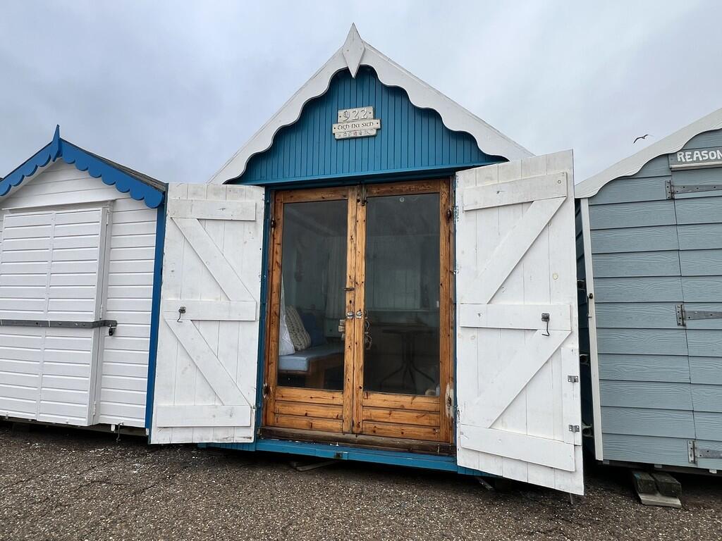 Front Row Beach Hut photo 2