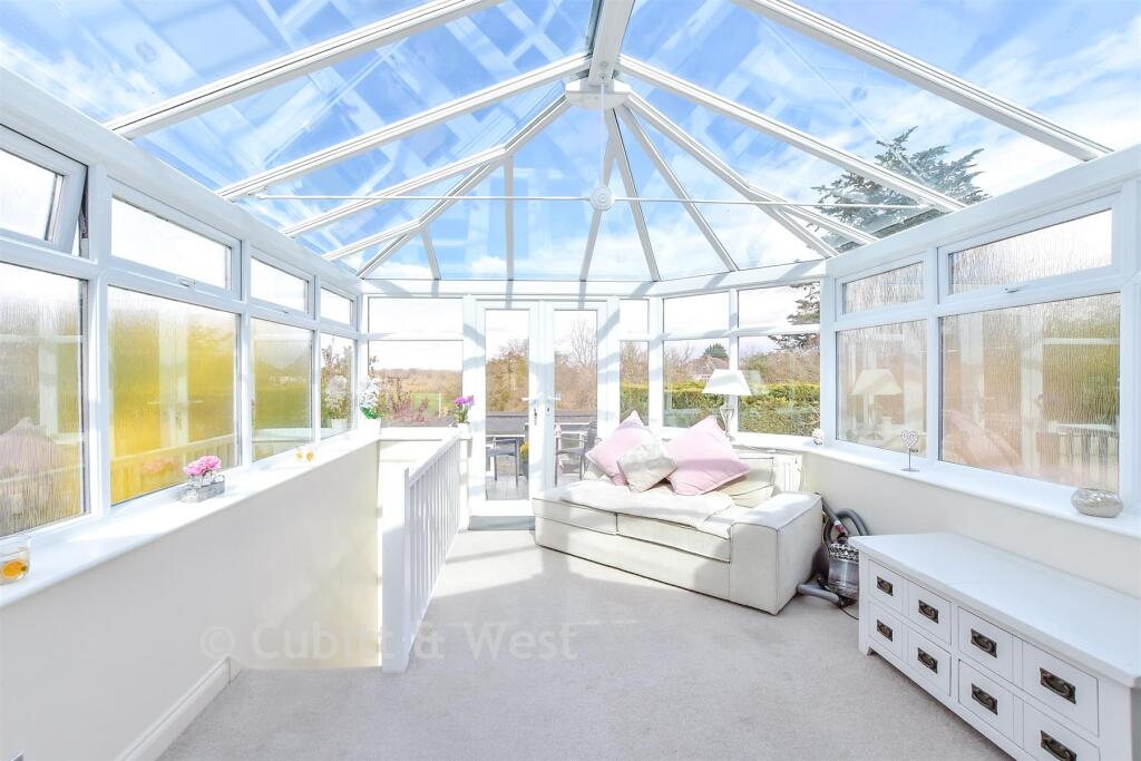 Victoria Avenue, Widley, Waterlooville, Hampshire - More