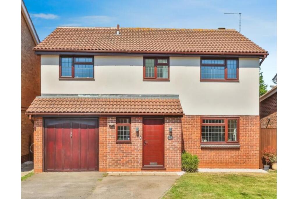 5-bed detached on Grace Drive, Nottingham, NG8, £425,000