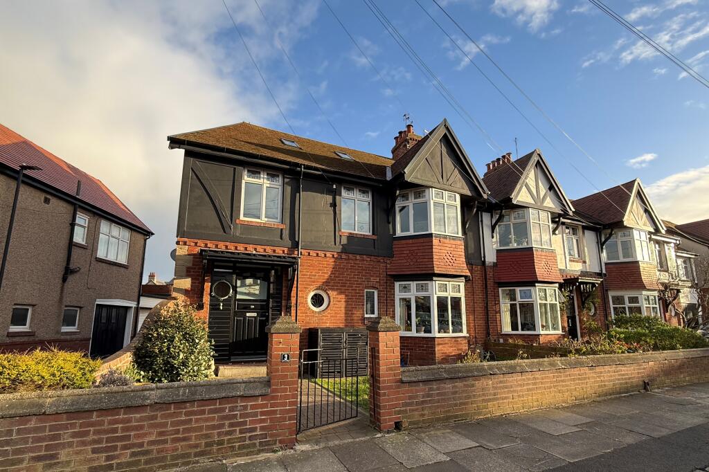 4-bed semi-detached on Glendale Avenue,
Whitley Bay, Tyne & Wear,
NE26 1RX, £550,000