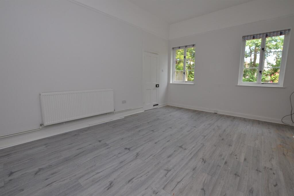 House in Chigwell, Grange Hill - More