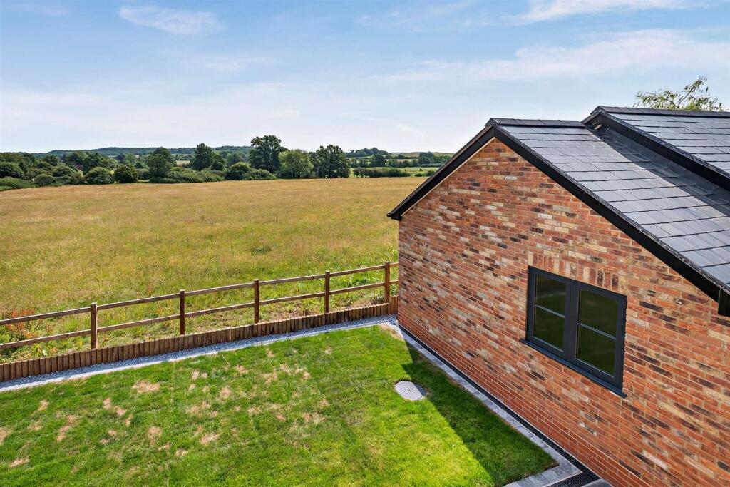 Additional image 32 of 1, Wells Cottage, Wootton Wawen, B95