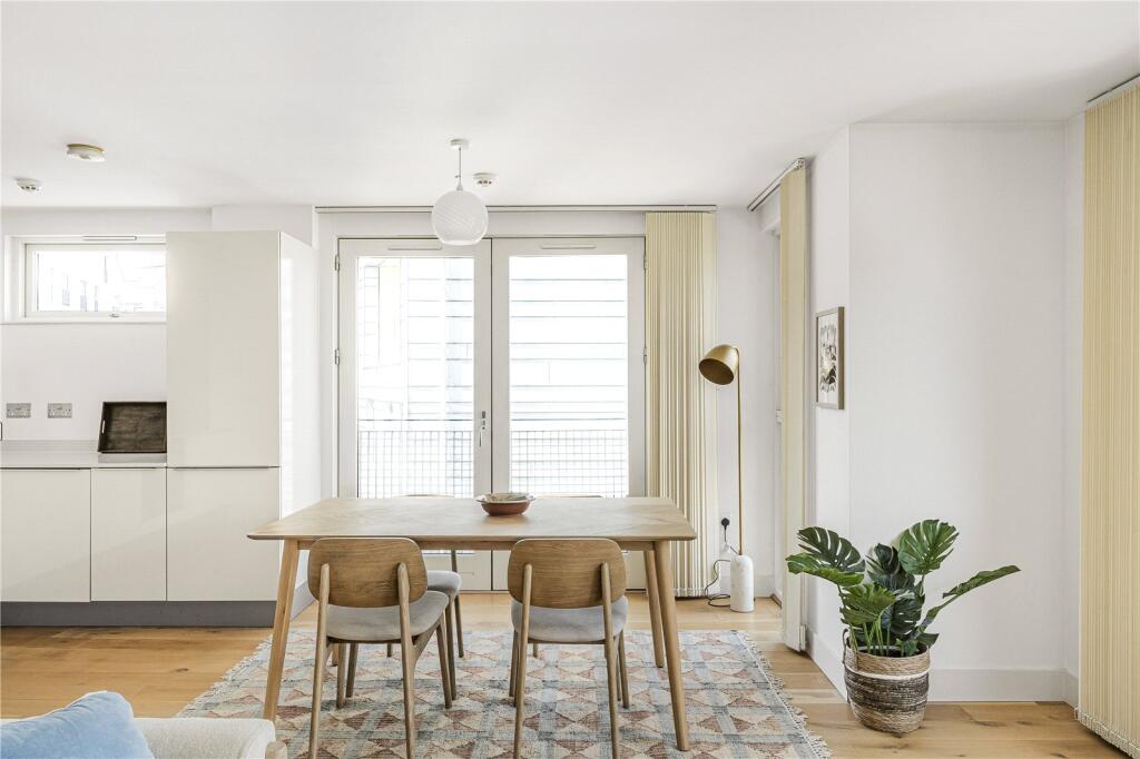 Apartment in London - View 5