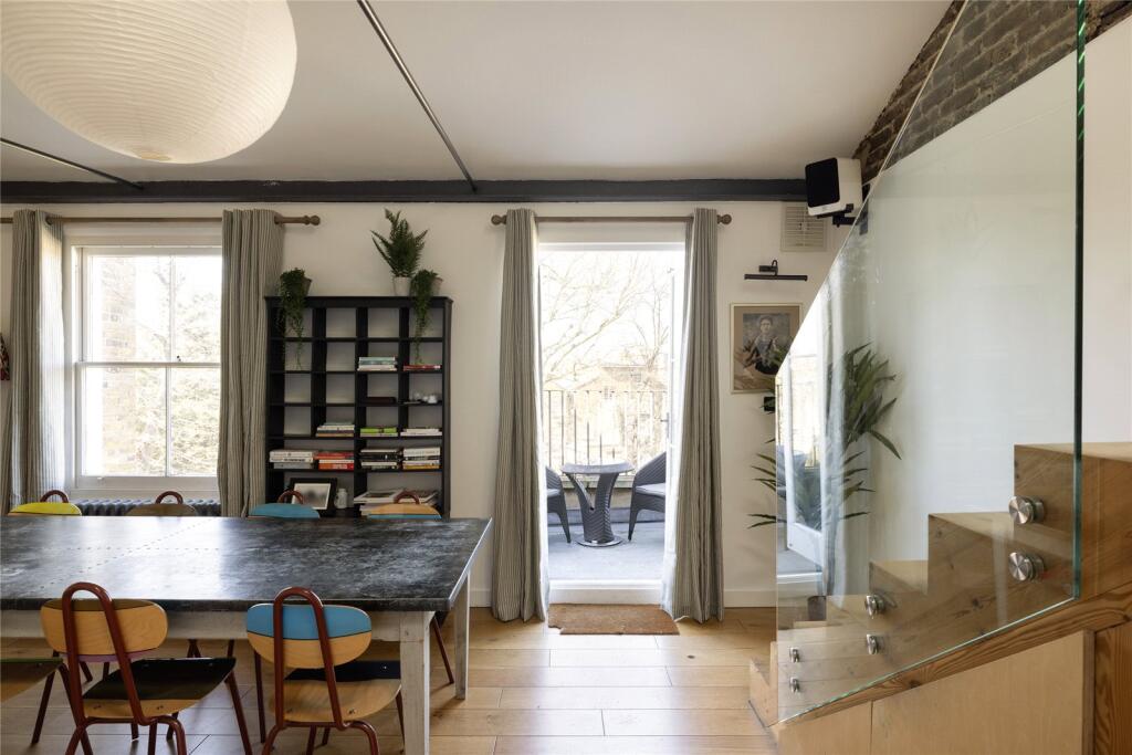 Apartment in London - View 5
