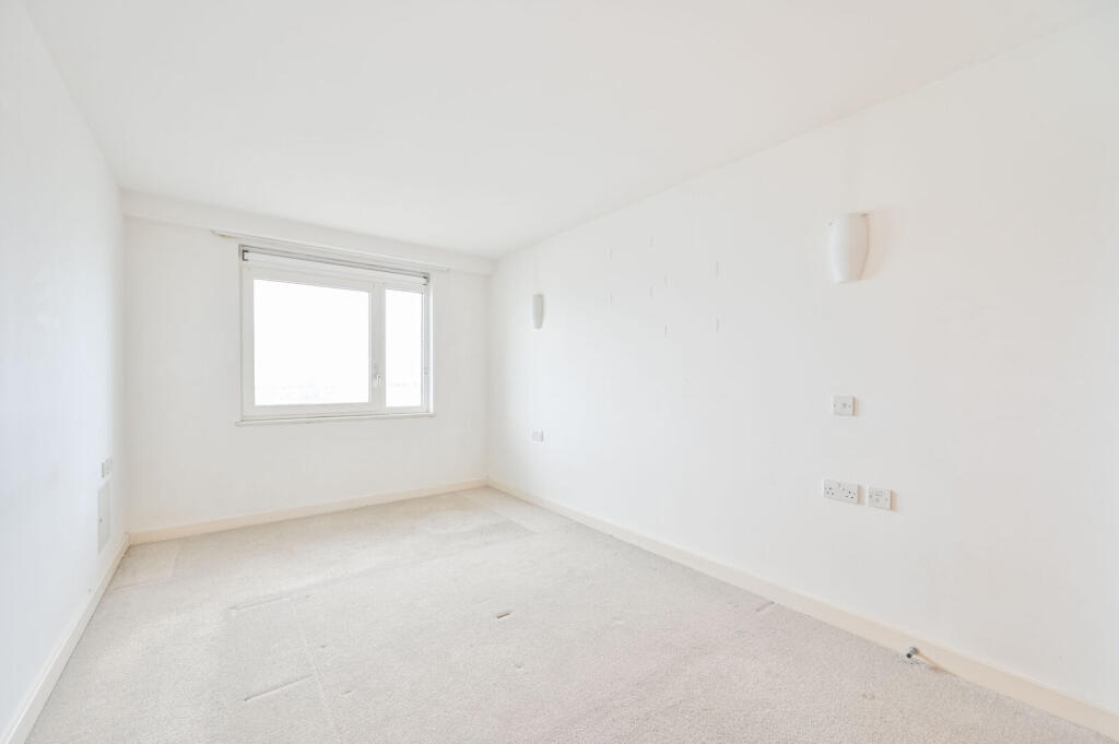Apartment in Harrow - View 4