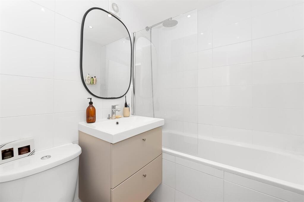 Apartment in London - More