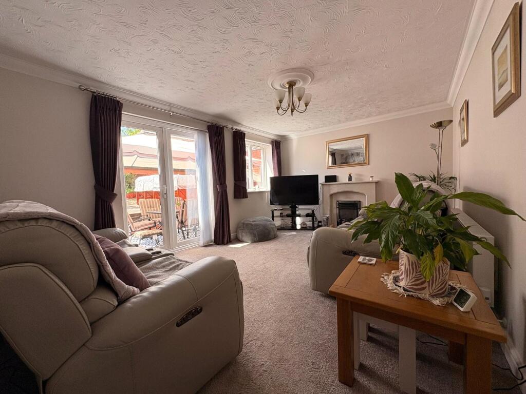House in Daventry, West Northamptonshire - View 3