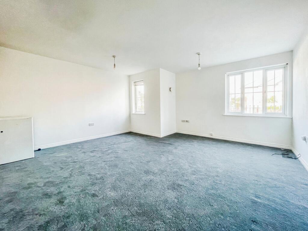 Apartment in Cardiff, Llanishen - More