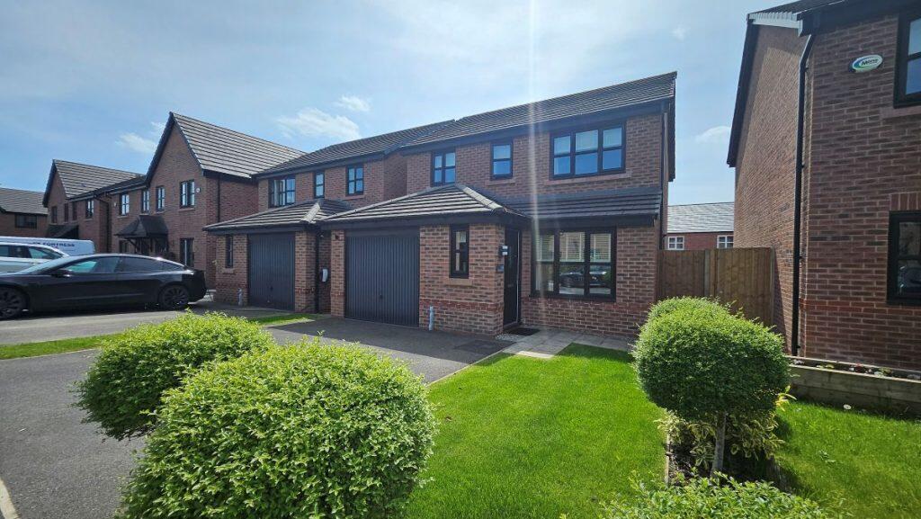 House in Bolton, Horwich - View 2