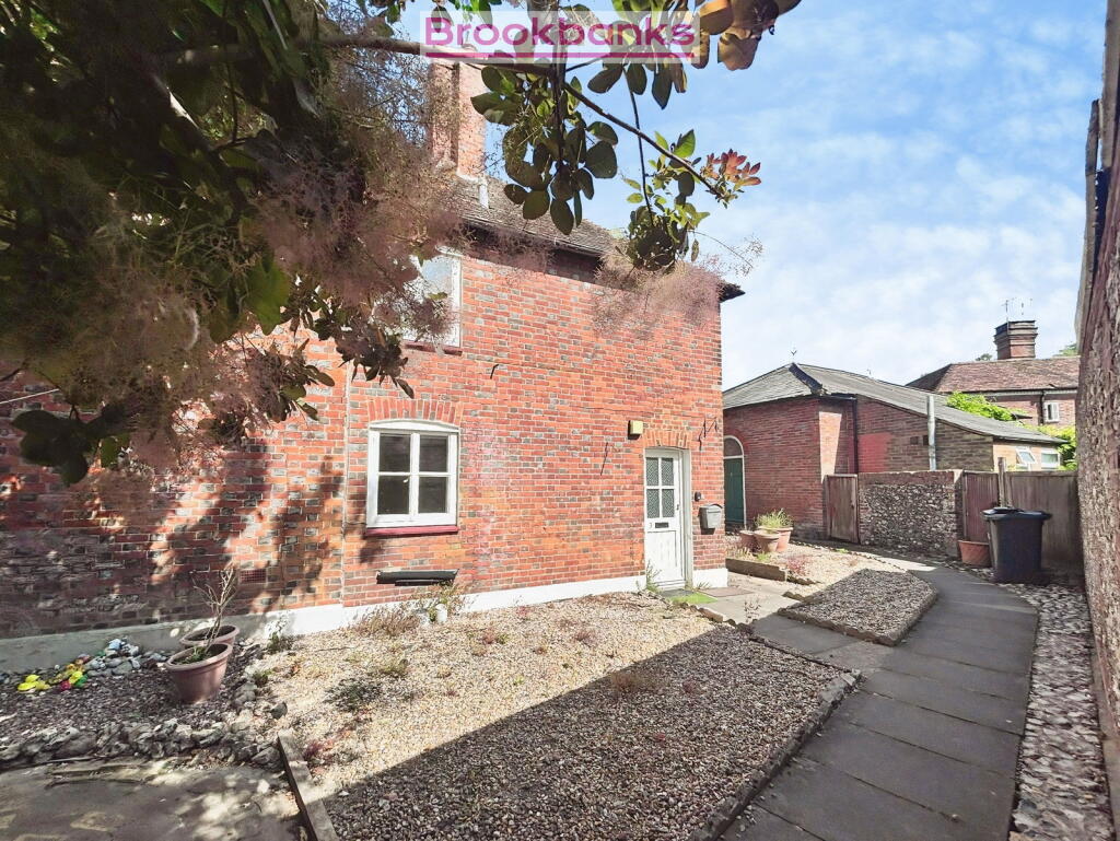 Main image of property: Chapel Alley Cottages, Darenth Way, Shoreham, TN14