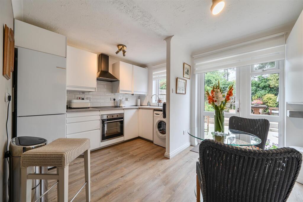 House in Southampton, Warsash - View 3