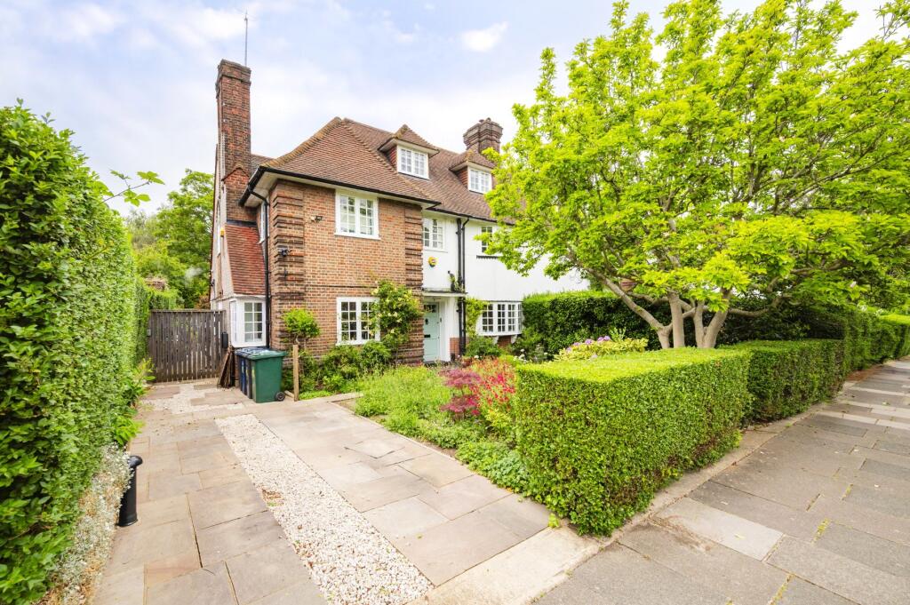Main image of property: Meadway, London, NW11