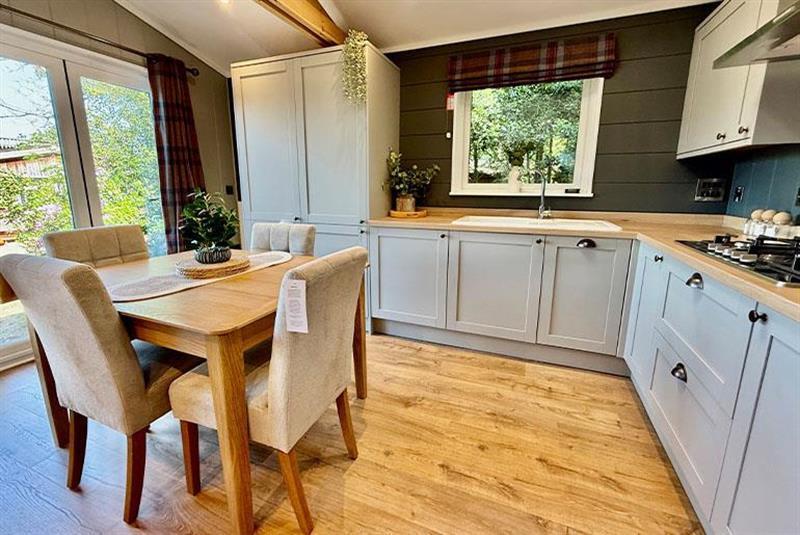Prestige Foresters Lodge  2026, Sandy Balls Holiday Village, Southampton Road, Fordingbridge, Hampshire, SP6 2JZ photo 4
