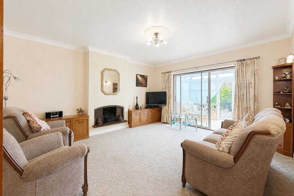House in Rugby, Binley Woods - More