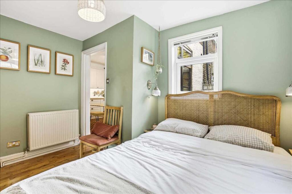 Montpelier Grove, London - More