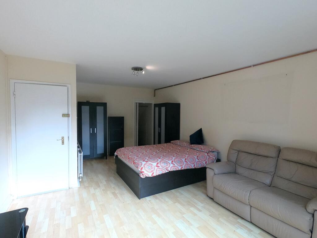 House in London - View 5