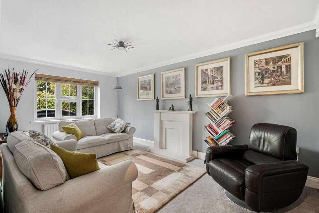 House in Waverley, Cranleigh - View 5