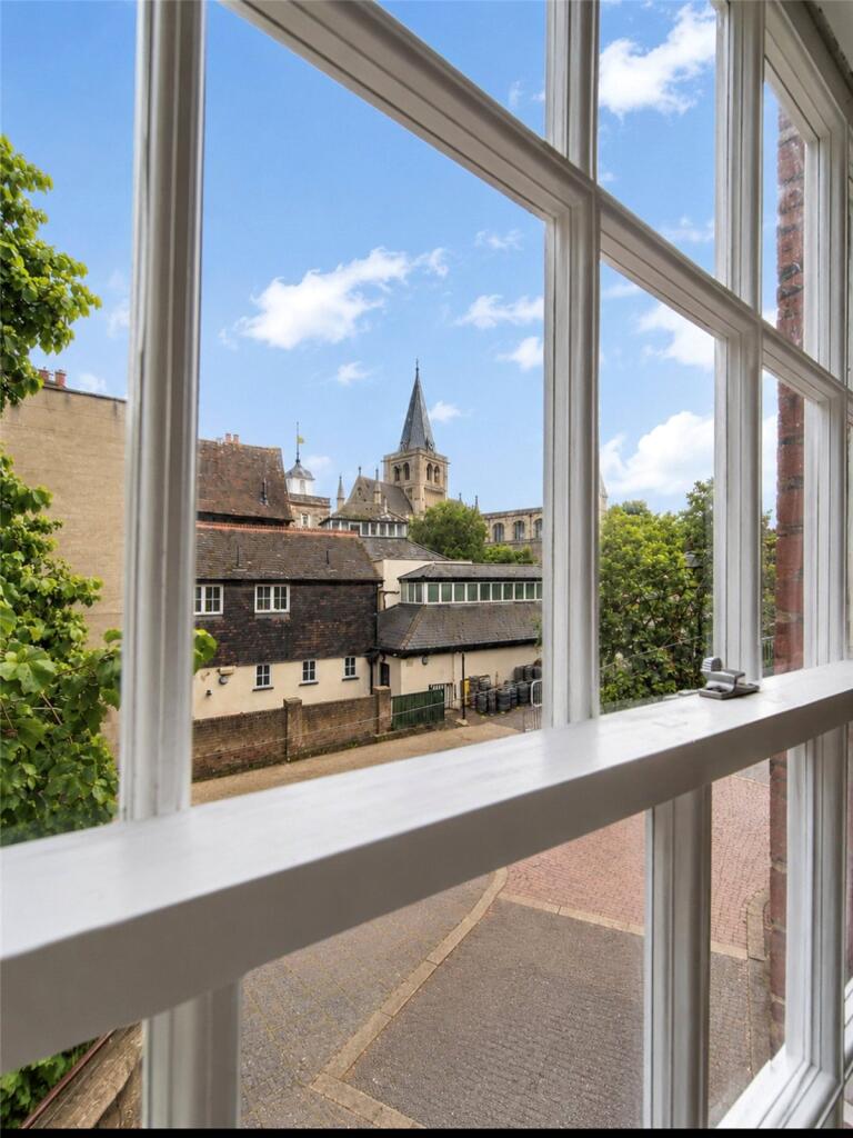 Main image of property: High Street, Rochester, Kent, ME1