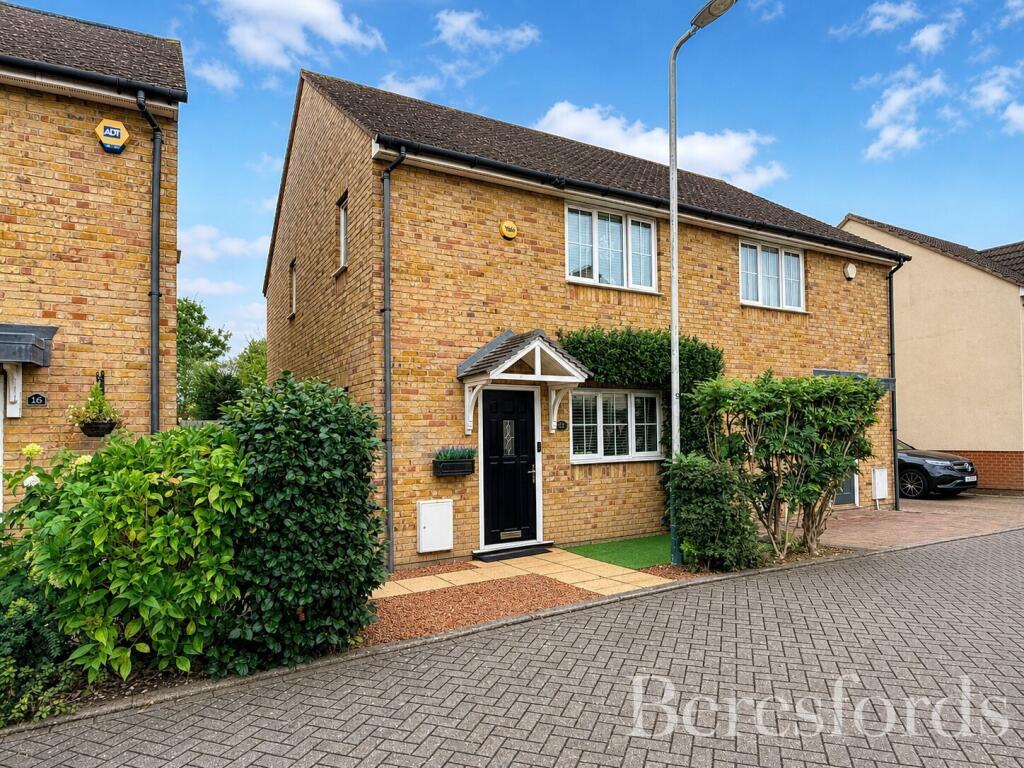 House in London, Elm Park - View 4