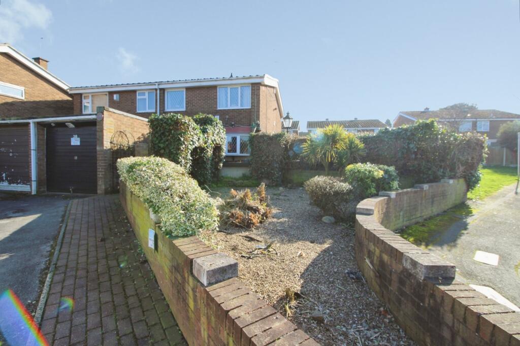 Main image of property: Carleton Glen, Pontefract, West Yorkshire, WF8