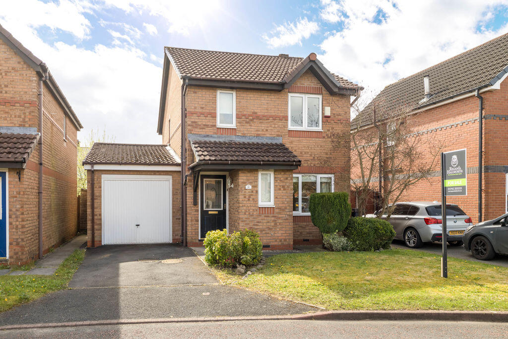 Main image of property: Ashington Close, Wigan, WN5 0JT
