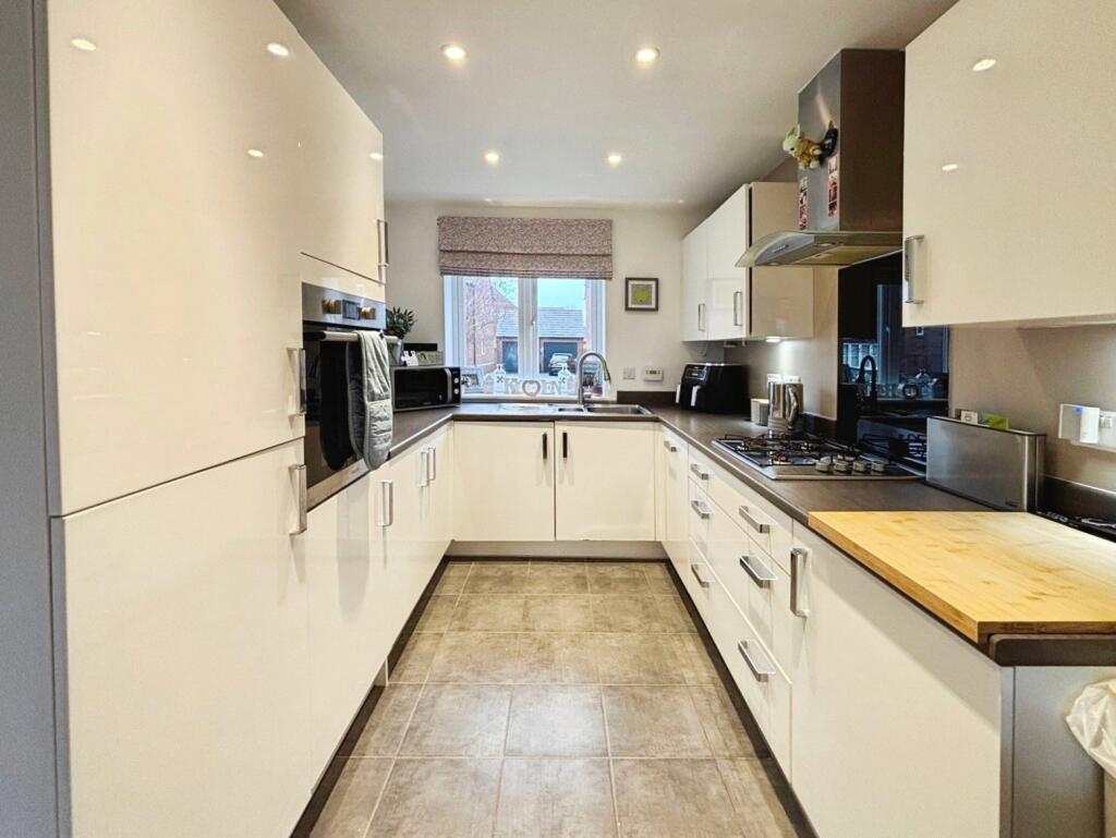 Dacey Drive, Upper Heyford, Bicester photo 2