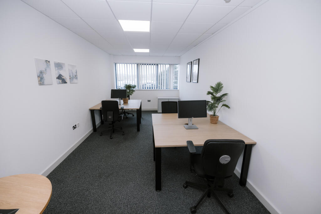 250 sqft office