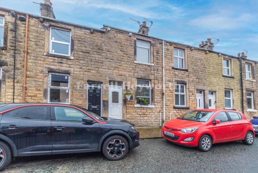 2-bed house on Elgin Street, Lancaster, £150,000