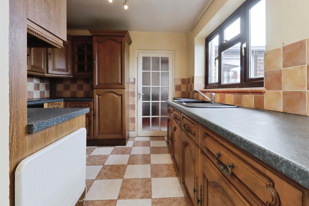 House in Shrewsbury, Cheshire West and Chester - More