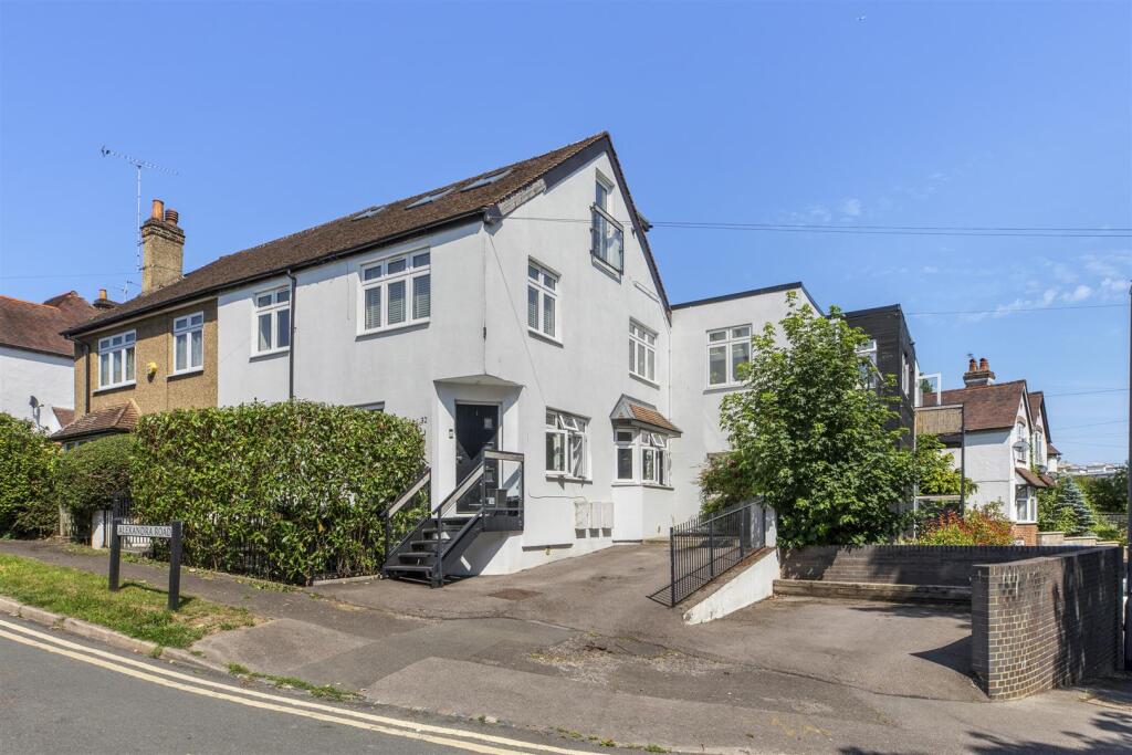 Main image of property: PINIONS ROAD, HIGH WYCOMBE (COURTYARD GARDEN)