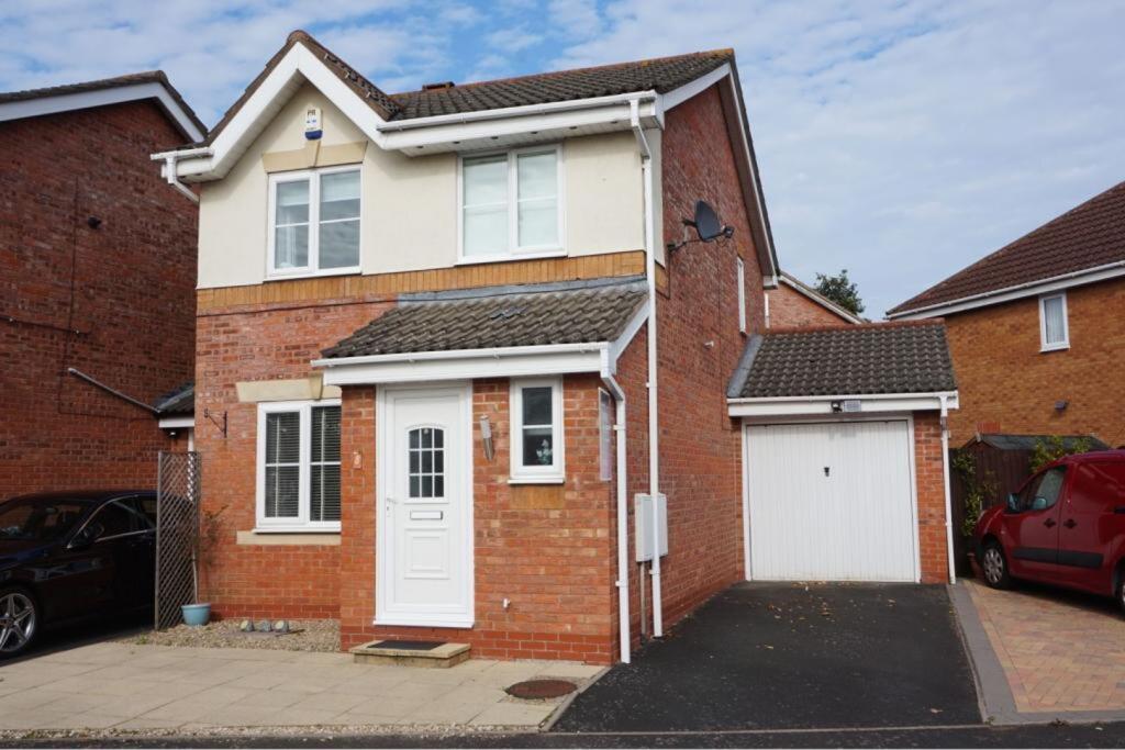 Main image of property: Butlers Hill Lane, Redditch, B97