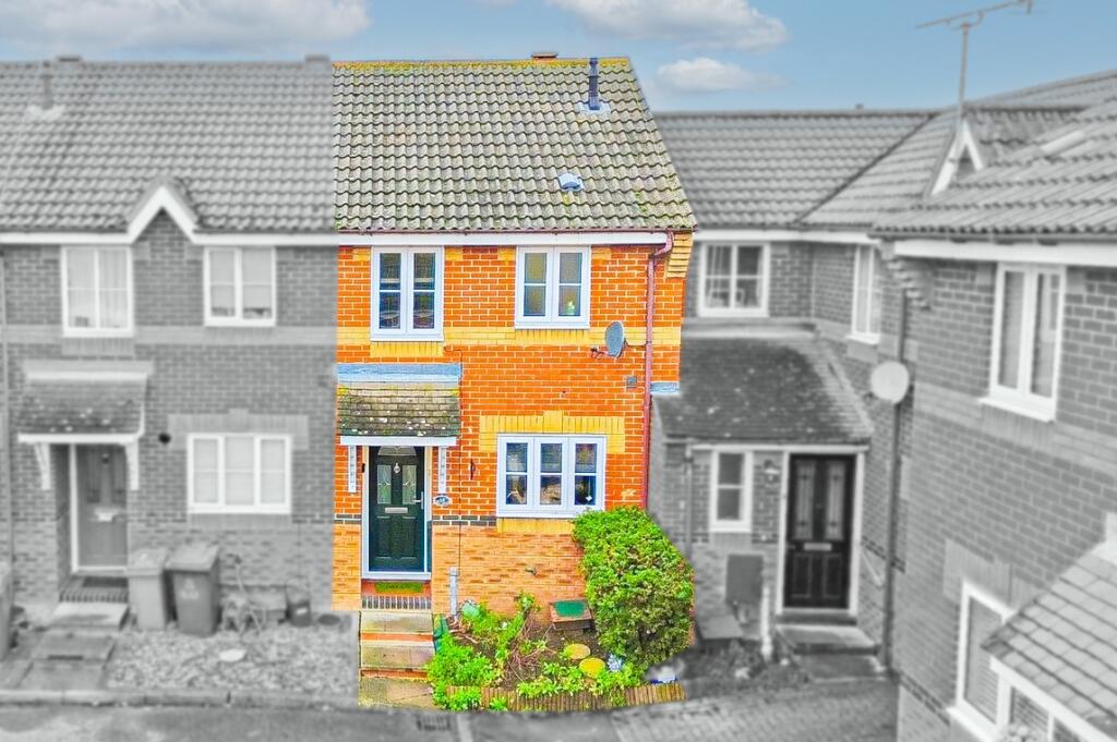 Main image of property: Ellis Close, Orsett, Grays, RM16