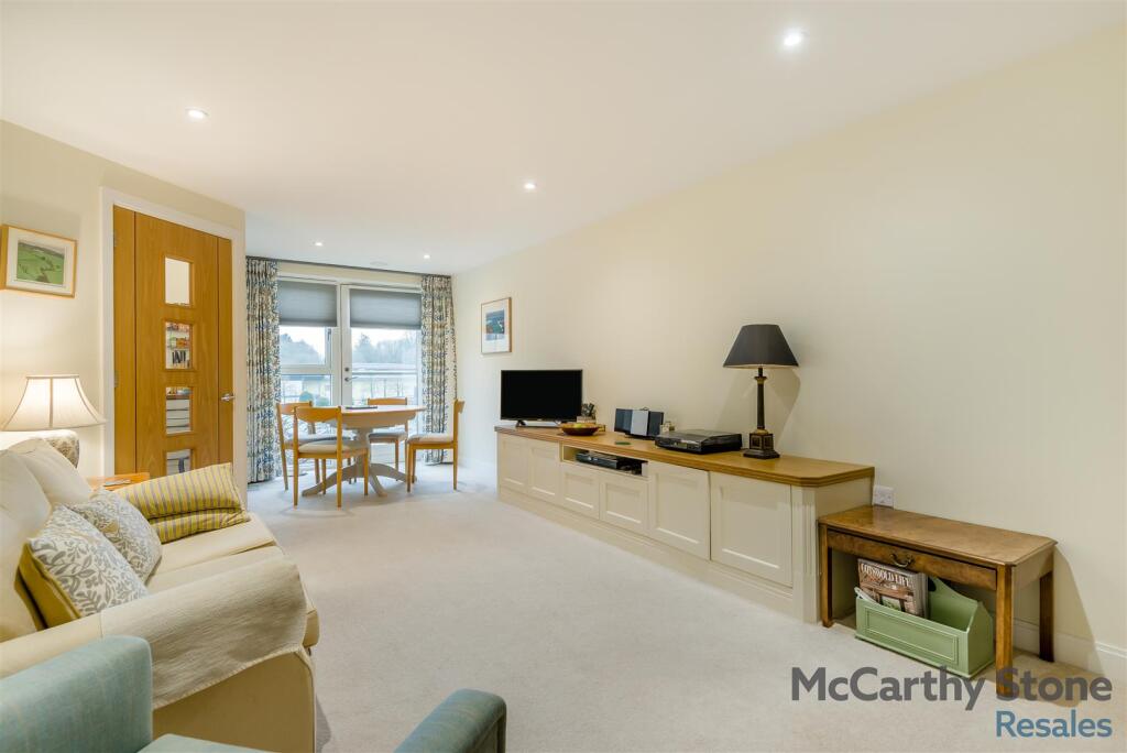 Apartment in Cotswold, Chesterton, Cirencester - View 5