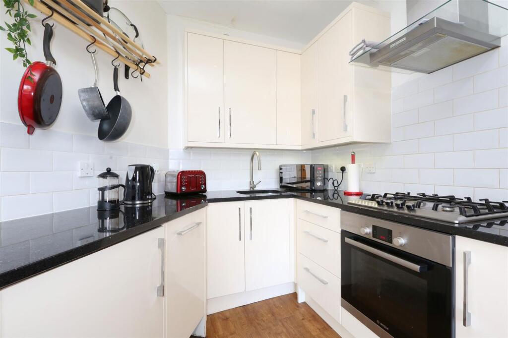 Apartment in London - View 3