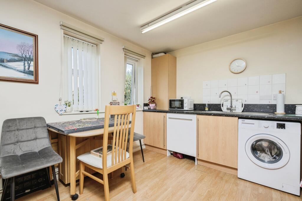 Apartment in Plymouth - View 3