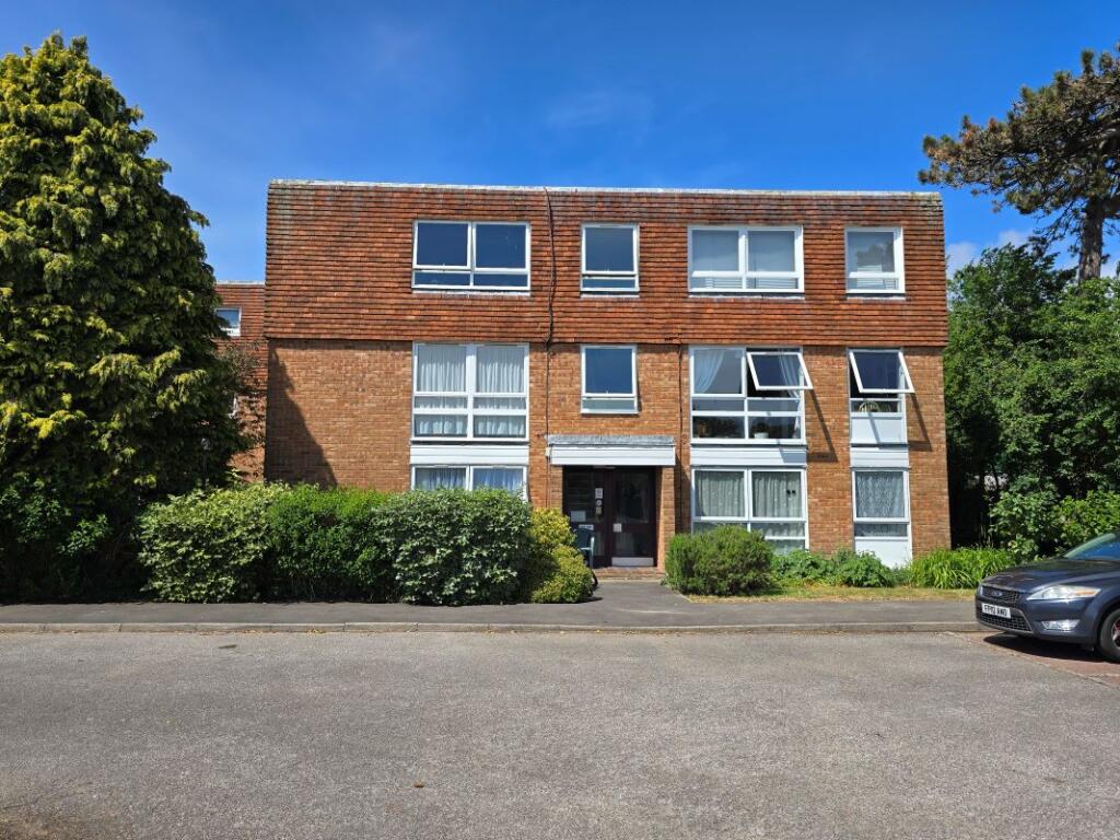 Main image of property: 75 Kyoto Court, Bognor Regis, West Sussex, PO21 2UL