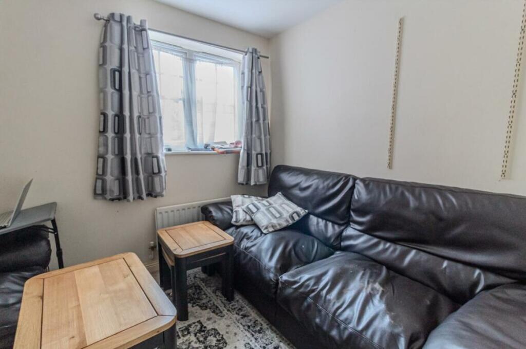 Apartment in Nottingham, Forest Fields - View 5