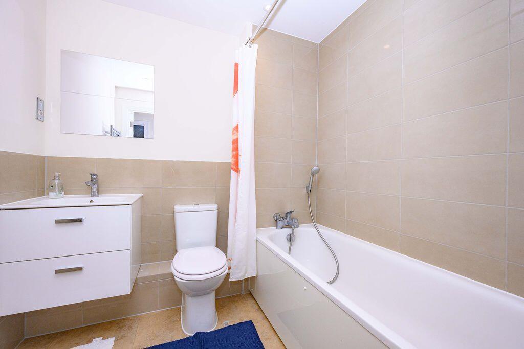 Brooklyn House, Bessemer Road, Welwyn Garden City photo 4