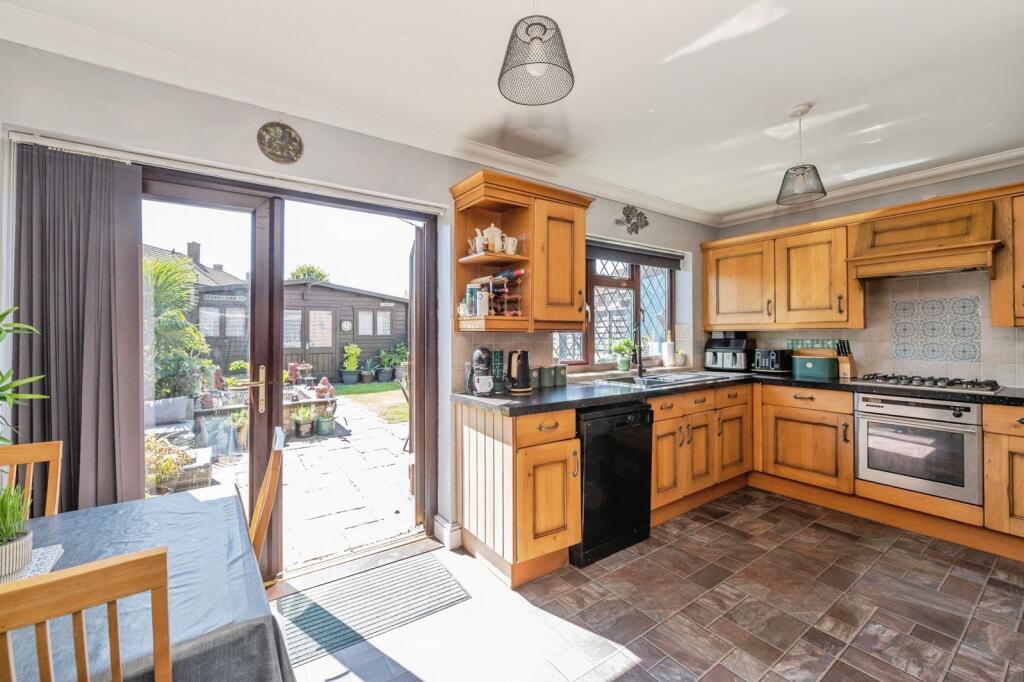 Bader Way, Rainham, RM13 photo 4
