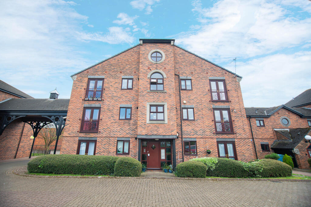 Main image of property: 12 Kingston Wharf, Kingston Upon Hull, City Of Kingston Upon Hull