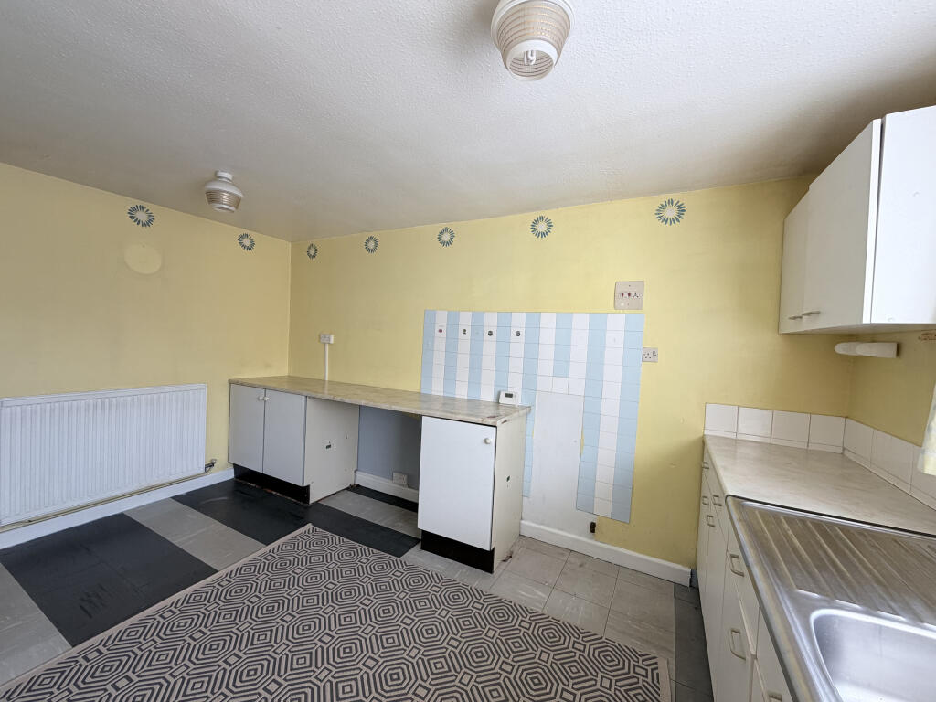 Tennyson Close, Pontypridd, Rhondda Cynon Taf photo 4