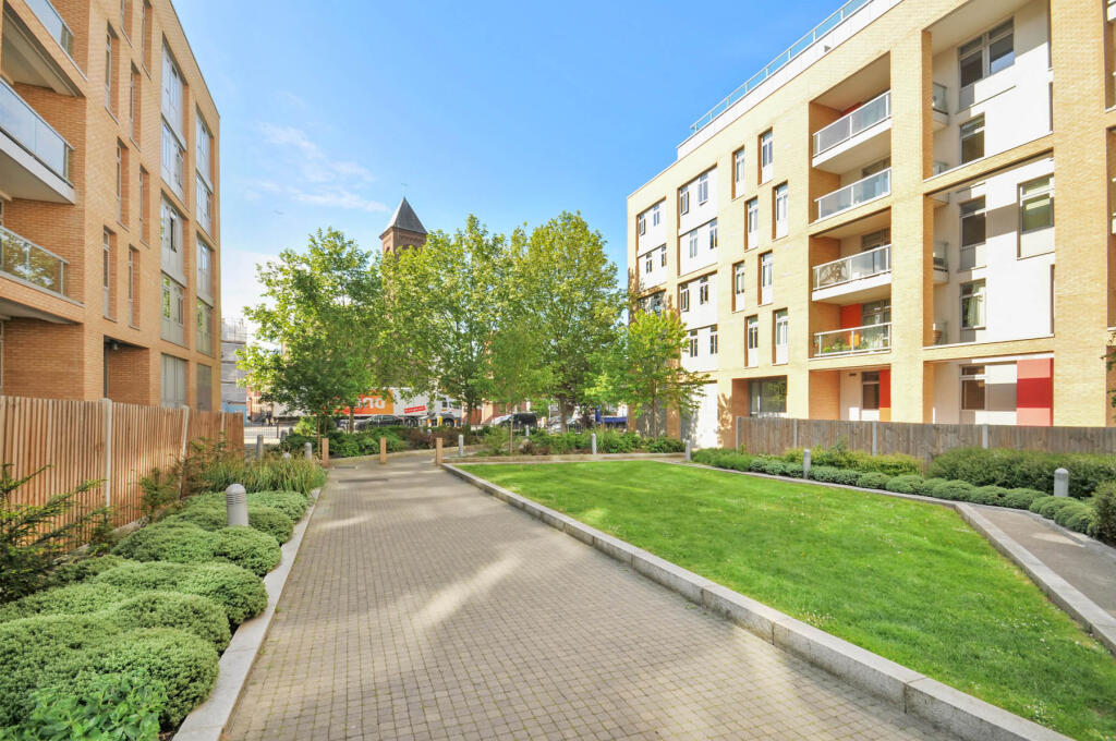 Apartment in London - View 5