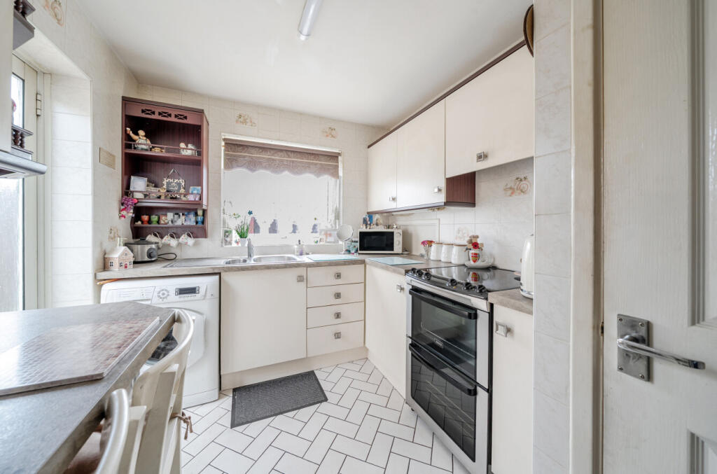 Barleyfield Way, Houghton Regis, Dunstable photo 3