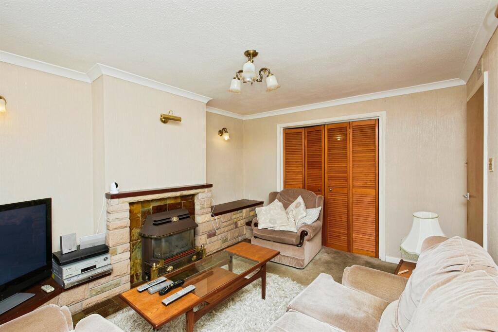 House in Derby, Mickleover - View 2
